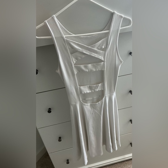 White Backless Summer Dress - Picture 2 of 4